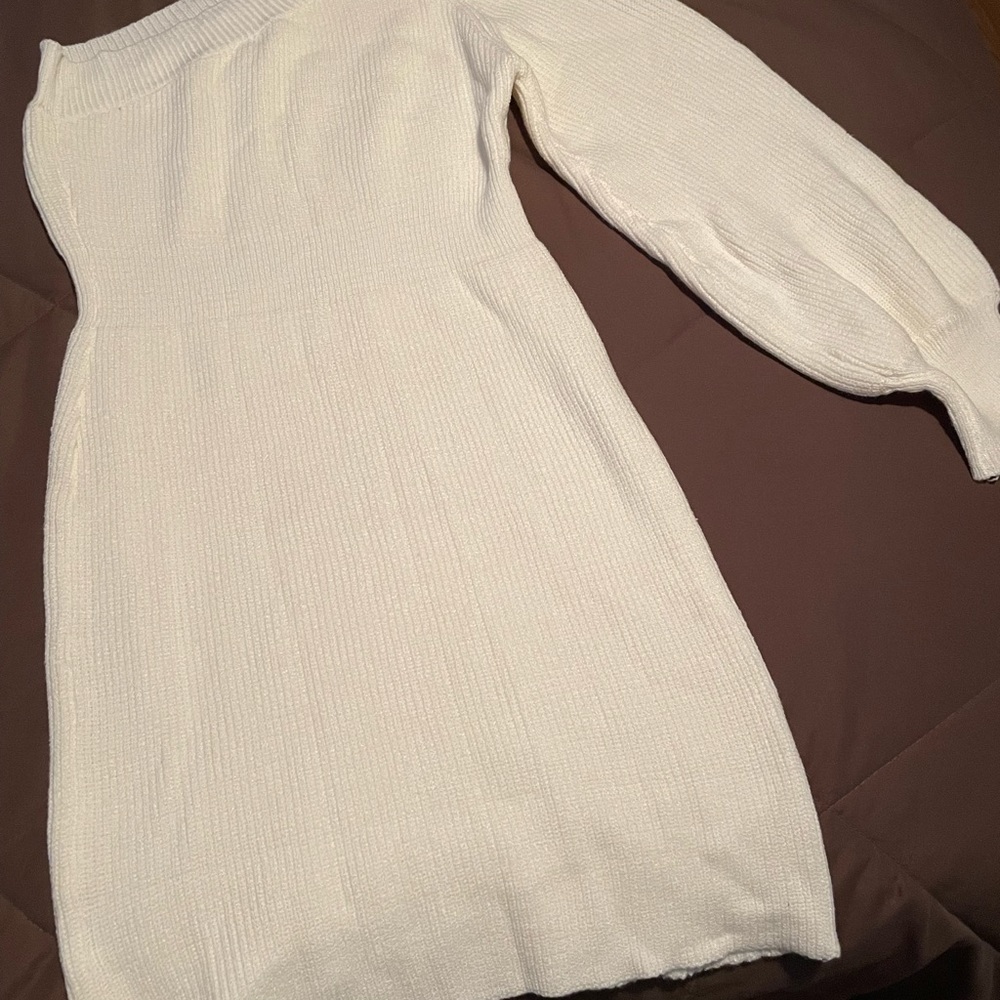 Ladies size 6, 100% polyester off the shoulder dress